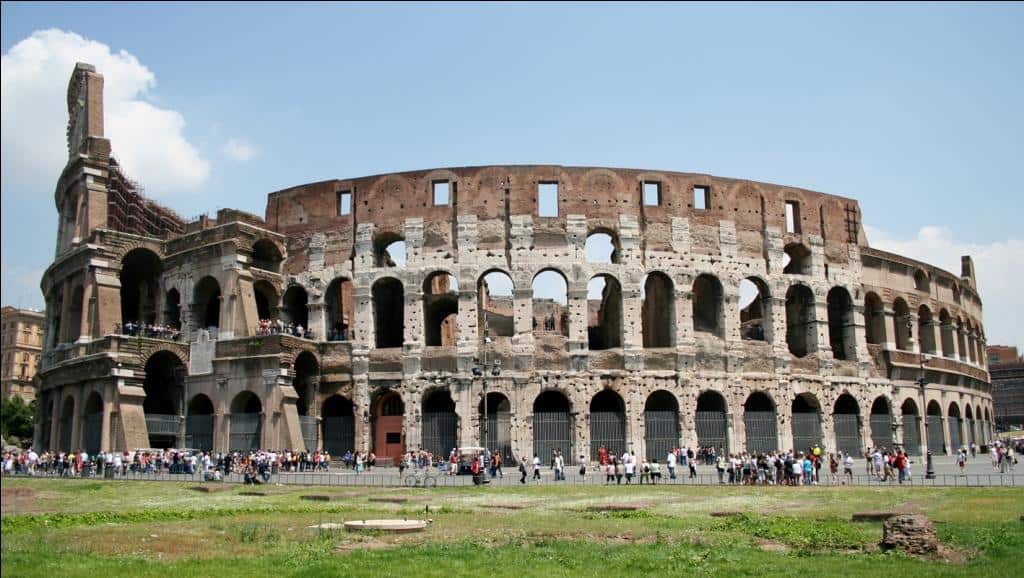 colosseum monument rome athens 2004 (1)