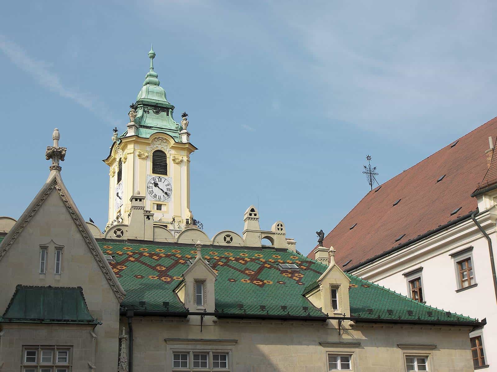 bratislava slovakia town hall green roof athens 2004 (3)