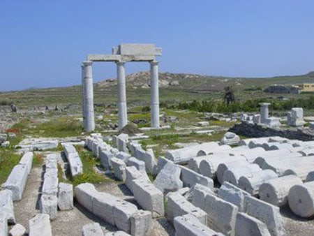 delos monuments archaeological site athens 2004 (1)