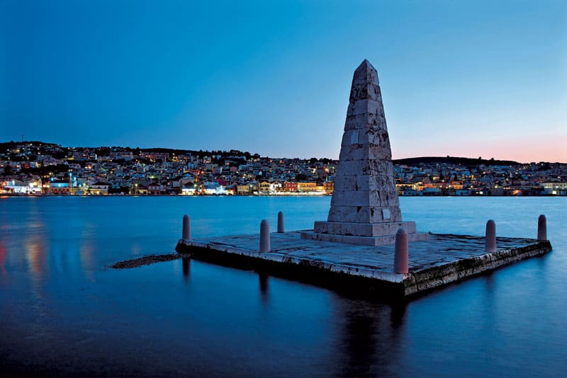 kefalonia argostoli obelisk tourist place athens 2004 (3)