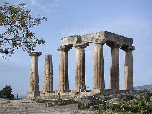 korinthos monuments temple apollon athens 2004 (4)