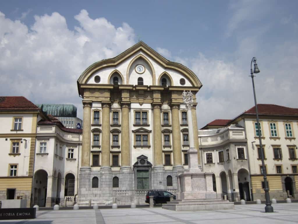 ljubljana slovenia ursuline church athens 2004 (2)