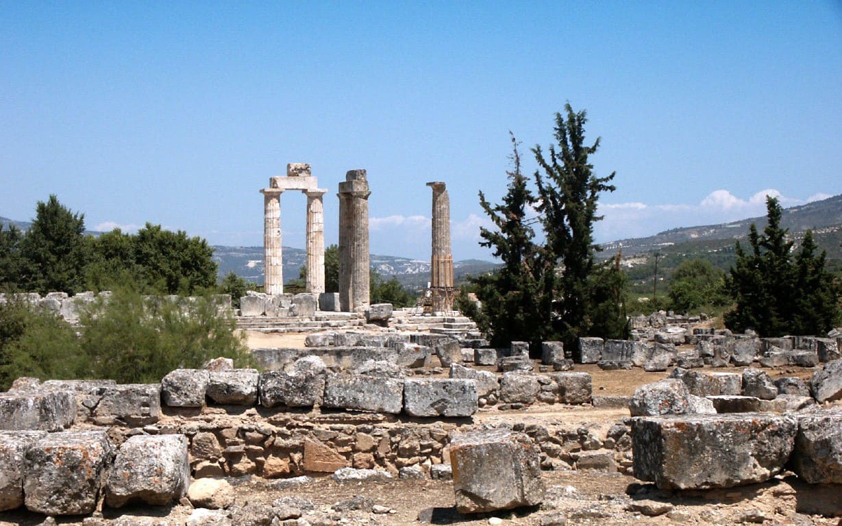 nemea monuments temple of zeus athens 2004 (1)