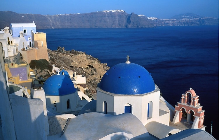 santorini oia church tourist place athens 2004 (1)