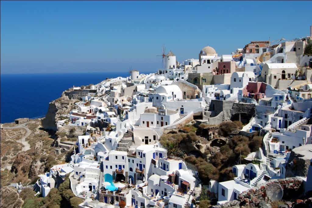 santorini oia church tourist place athens 2004 (4)