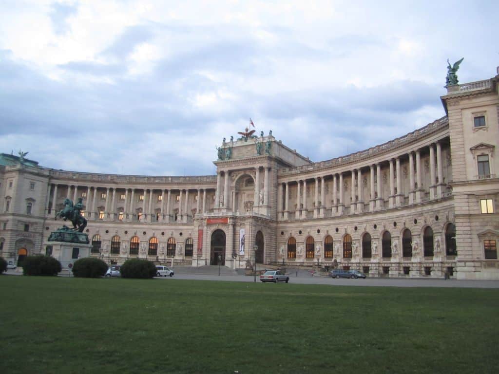 vienna austria hofburg palace athens 2004 (3)